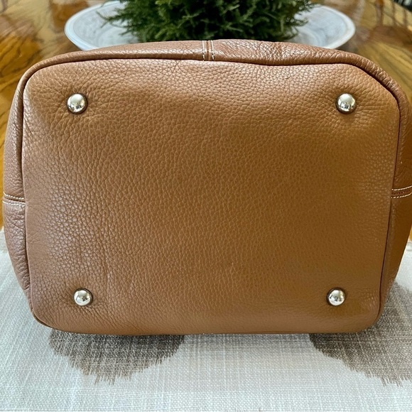 TIGNANELLO, NWOT, STYLISH BROWN LEATHER TOTE WITH DOUBLE HANDLES. - Picture 3 of 9